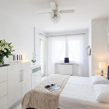 In Style Apartment *